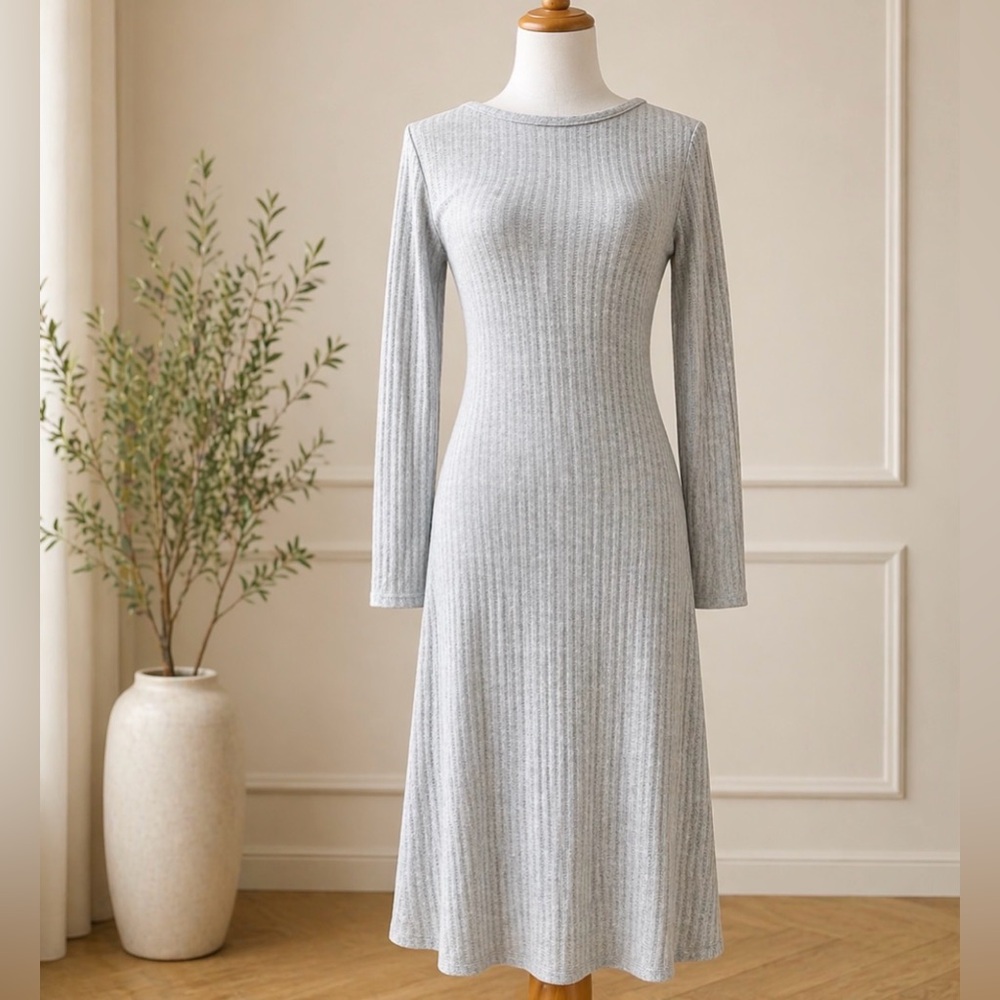 Long Sleeve Ribbed Knit Dress in Light Gray